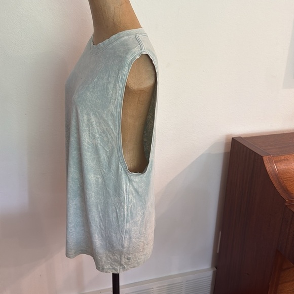 Lululemon 12 All Yours Tank Top Cloudy Wash Arctic Green sleeveless great cond - Picture 3 of 7